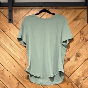 Light Sage Women's Avalanche Performance Tee Extra Large